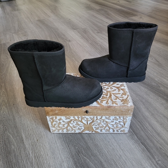 UGG Kid's Classic Weather Short Waterproof Leather Boot - Picture 2 of 8